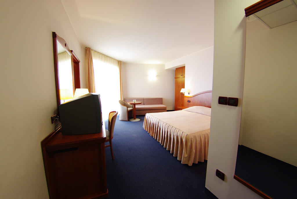Twin Room Balcony Sea View